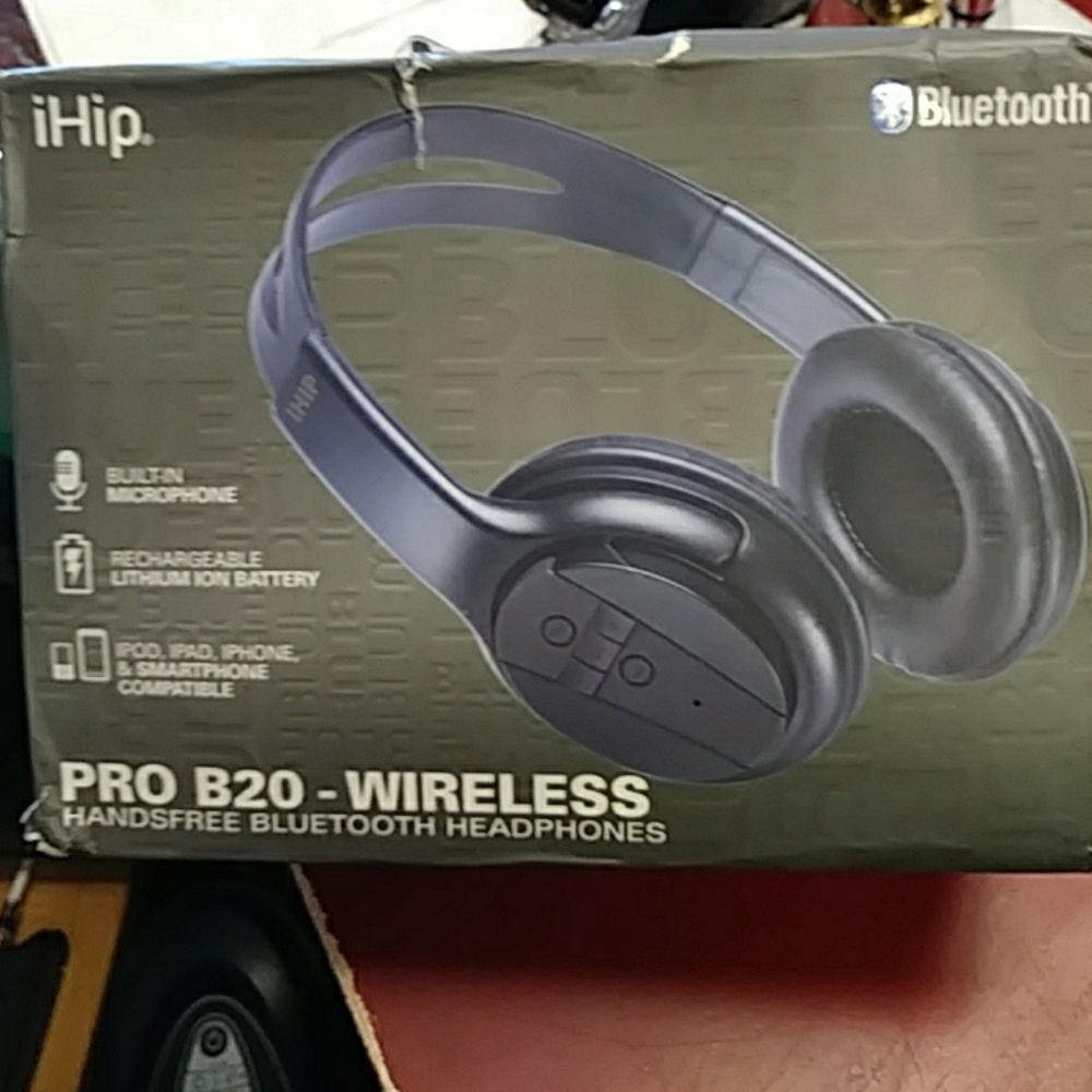 PRO B20 WIRELESS BLUETOOTH HEADPHONES